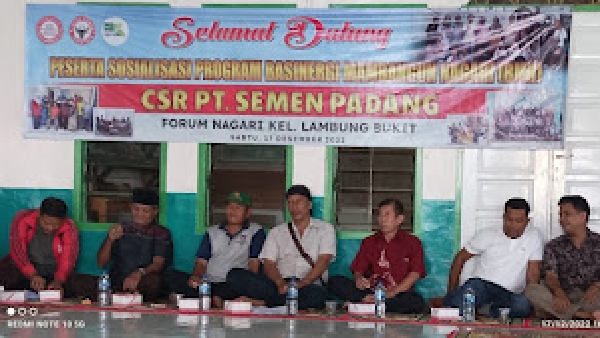 Forum Nagari Lambung Bukit-CSR Semen Padang saat melakukan sosialisasi guna membangun nagari