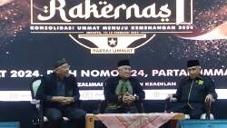 Dua mantan Ketua Umum Pimpinan Pusat (PP) Muhammadiyah, Din Syamsuddin dan Amien Rais satu panggung diskusi di Rakernas Partai Ummat