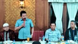 Wawako Asrul dalam jumpa pers terkait dugaan pengrusakan mobil dinas Kasat Pol PP