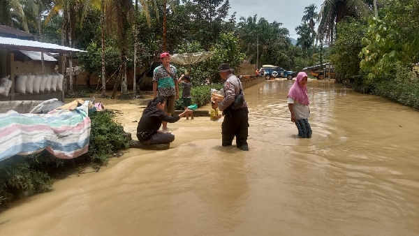 Banjir merendam Timpeh