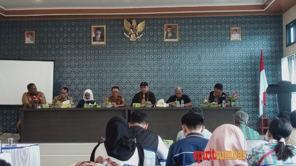 Kunjungan Ombudsman RI ke Mentawai Kunjungan Ombudsman RI ke Mentawai