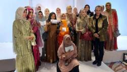 Group Bunga Sumatera Barat Sebar 250 Paket Bhaksos Jelang Le