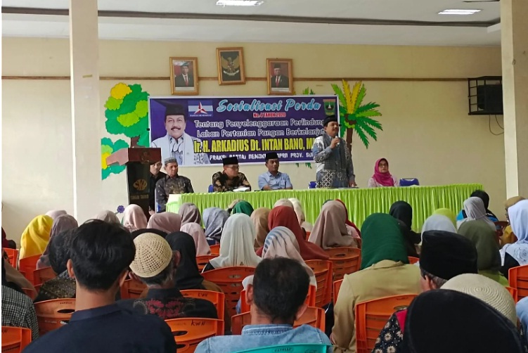 Arkadius Dt Intan Bano menggelar sosialisasi Perda Nomor 4 tahun 2020Arkadius Dt Intan Bano menggelar sosialisasi Perda Nomor 4 tahun 2020
