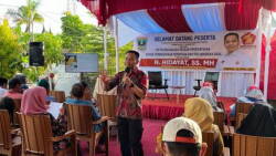 Hidayat sosialisasi Perda Pemberdayaan Perempuan dan Anak