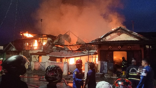 Kebakaran di Padang