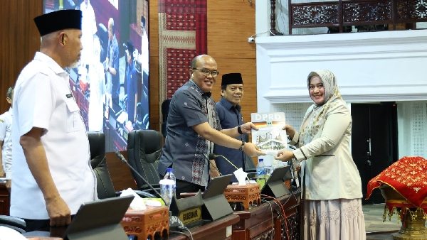 Rapat paripurna DPRD Sumbar