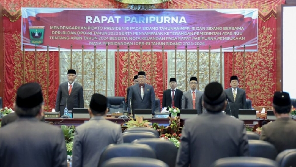Rapat Paripurna DPRD Sumbar