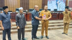Rapat Paripurna DPRD Sumbar_1