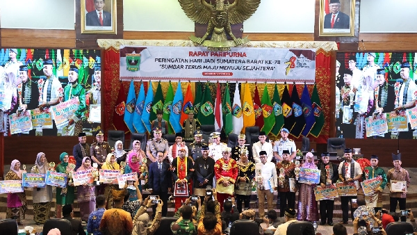 Rapat Paripurna DPRD Sumbar dengan agenda Hari Jadi Sumbar