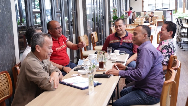 Ketua DPRD Sumbar bersama PWI