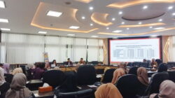 Rombongan Unes Padang yang dipimpin Rertor Prof. Agus Salim