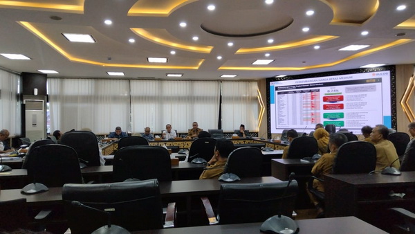 Rapat kerja komisi II DPRD Sumbar