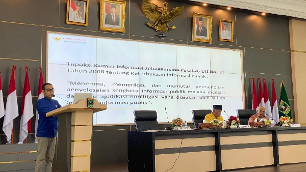 Ketua KI Sumbar, Musfi Yendra