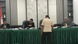 Sidang Komisi Informasi Provinsi Sumatra Barat antara pemohon Yufriadi dengan termohon Pemerintah Kenagarian Pasir Talang