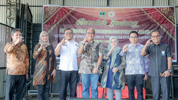 Ketua DPRD Sumbar Buka Kegiatan Komisi Informasi Sumbar Baralek Gadang
