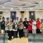 Ketua DPRD Sumbar Muhidi bersama PWI