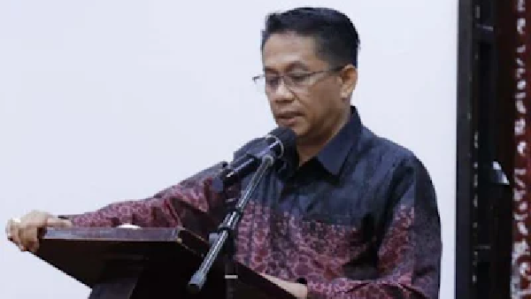 Wakil Ketua DPRD Provinis Sumatera Barat Evi Yandri Rajo Budiman membuka Bimbingan Teknis Pendalaman Tugas Pimpinan dan Anggota