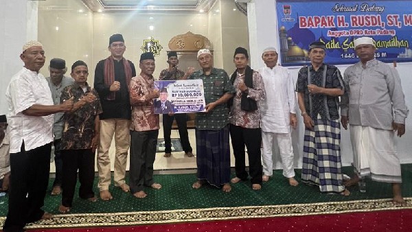 H. Rusdi di Mushalla Amal Sejati