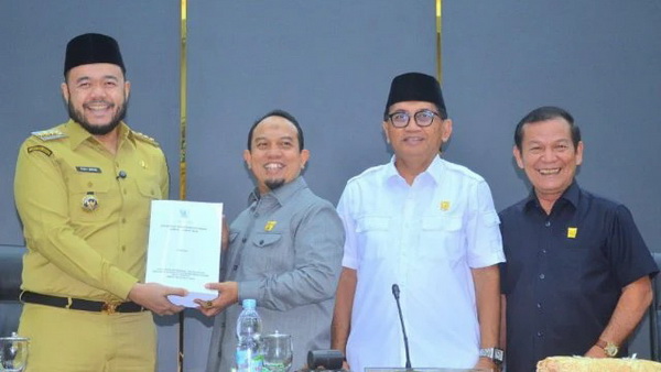 rapat paripurna