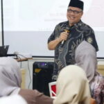 Ketua DPRD Sumbar, Muhidi, membuka Bimtek Pluzi Academy Angkatan I di Aula PLUT KUMKM Dinas Koperasi dan UMKM Sumbar, Selasa 17/6/2025