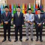 Ketua DPRD Sumbar Sementara, Evi Yandri Rajo Budiman memimpin rapat paripurna dengan agenda penyerahan LHP LKPD Tahun Anggaran 2024, Jumat, 23 Mei 2025.