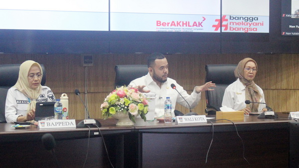 Wali Kota Padang, Fadly Amran saat membuka kegiatan Workshop Reformasi Birokrasi 2025 di Ruang Abu Bakar Jaar, Balai Kota Aie Pacah, Rabu 25/6/2025 (Foto Hms/Spiritsumbar.com)