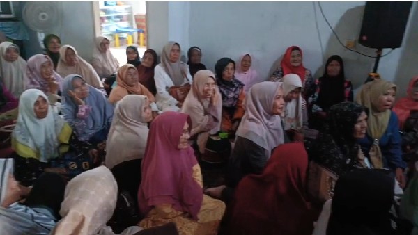 peserta sekolah Lansia