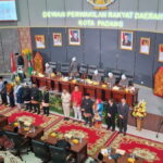 Rapat Paripurna Istimewa DPRD Kota Padang dalam rangka Hari Jadi Kota (HJK) Padang ke-356 di Gedung DPRD Kota Padang, pada Kamis 7/8/2025