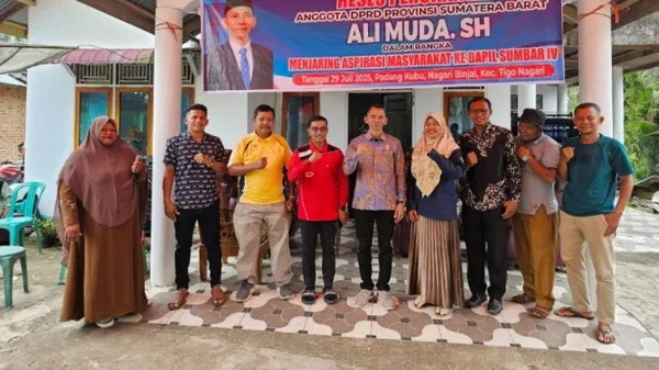 Anggota DPRD Sumbar, Ali Muda menggelar reses perorangan masa sidang III tahun 2025, di Jorong Padang Kubu, Kenagarian Binjai, Selasa 29/7/2025 (foto:Hms/Spiritsumbar.com)