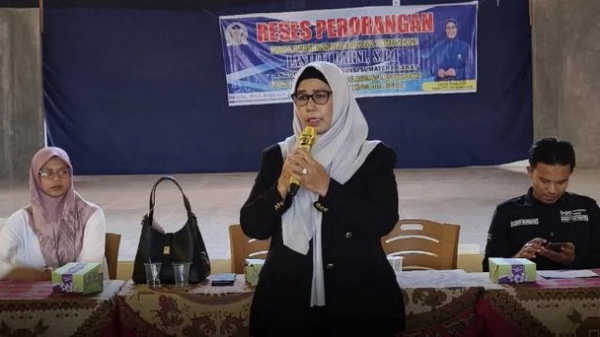 Anggota DPRD Sumbar, Lastuti Darni, S.Pd., menggelar reses perorangan