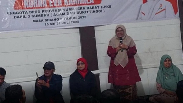 Anggota DPRD Sumbar, Nurna Eva Karmila menggelar reses perseorangan mas sidang III tahun 2025 di Nagari Padang Laweh, Kel. Sungai Pua, Kabupaten Agam, Rabu, 30 Juli 2025. (foto:Hms/Spiritsumbar.com)