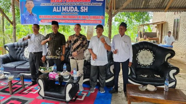 Anggota DPRD Sumbar Ali Muda saat menggelar reses perseorangan masa sidang III tahun 2025 di daerah pemilihannya, Sabtu, 26 Juli 2025.(foto:Hms/Spiritsumbar.com)