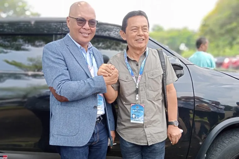 Ahmad Munir & Ketua PWI Sumbar, Widya Navies ( foto: rel)