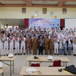 Ketua DPRD Sumbar, Muhidi pada kegiatan Latihan Dasar Kepemimpinan (LDK), di Aula SMK Negeri 2 Pariaman, Senin (21/7)(foto:Hms/Spiritsumbar.com)