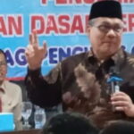 Ketua DPRD Sumbar, Drs. H. Muhidi, MM., saat memberikan materi pada Pelatihan Dasar
