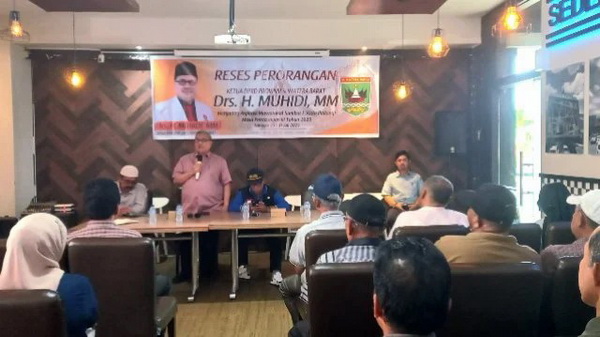Ketua DPRD Sumbar, Muhidi menampung aspirasi masyarakat Andalas Kecamatan Padang Timur