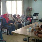 Ketua DPRD Sumbar Muhidi menampung beragam aspirasi yang disampaikan warga, tokoh masyarakat, tokoh organisasi dan kader se - Kecamatan Padang Timur, Ahad, 27 Juli 2025. (foto:Hms/Spiritsumbar.com)