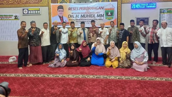 Ketua DPRD Sumbar, Muhidi