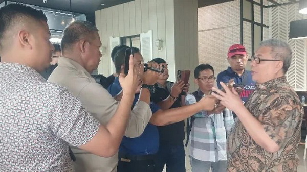 Ketua DPRD Sumbar, Muhidi
