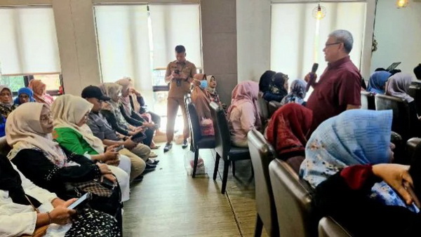 Ketua DPRD Sumbar Muhidi