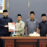 Ketua DPRD Kota Padang, Muharlion pimpin Rapat Paripurna