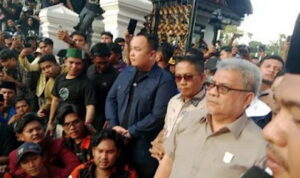 etua DPRD Sumbar Muhidi didampingi para wakil ketua