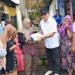 Wakil Ketua DPRD Kota Padang, Mastilizal Aye, meninjau lokasi korban kebakaran