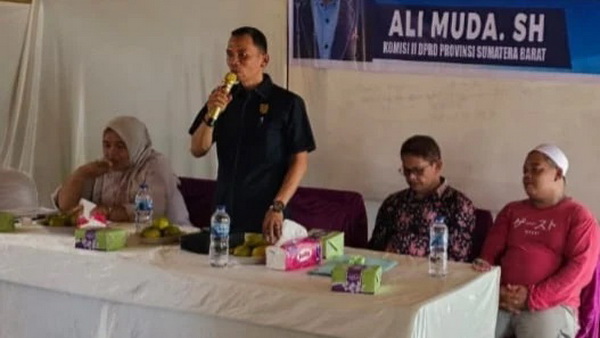 Anggota DPRD Sumbar Ali Muda menggerlar Sosper