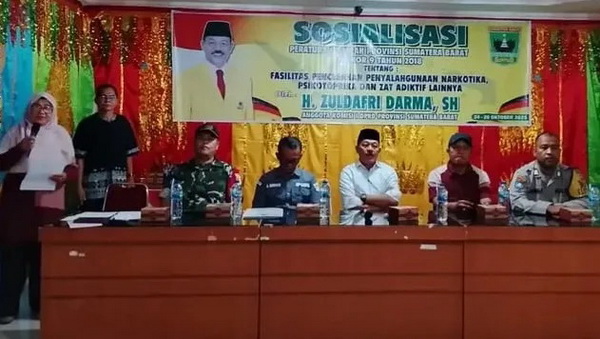 Anggota DPRD Sumbar Zuldafri Darma Sosper di Sungai Tarab
