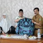 Aspirasi itu diterima Ketua DPRD Sumbar Muhidi saat menyerahkan bantuan