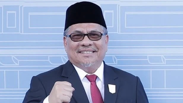 DPRD Sumbar, Drs. H. Muhidi, MM., merespon paparan komprehensif