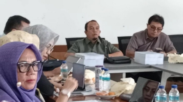 Ketua DPRD Kota Padang H. Muharlion, S. Pd., menegaskan DPRD Kota Padang