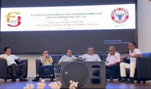 Ketua DPRD Kota Padang Muharlion dan anggota Komisi III DPRD Padang