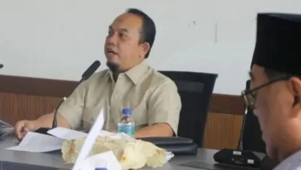 Ketua DPRD Kota Padang, Muharlion, menyebutkan, kehadiran PT Semen Padang